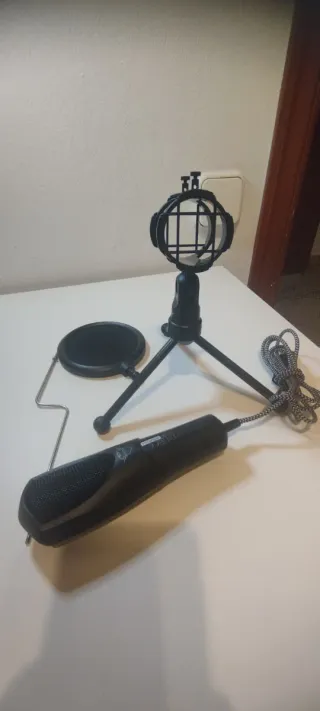 Micrófono Trust GXCT USB con Trípode
