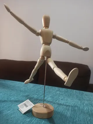 Maniquí de madera articulado