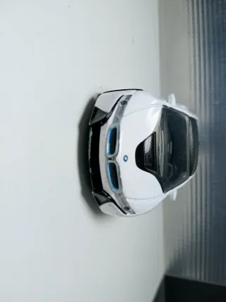 Rastar BMW i8 - escala 1/43