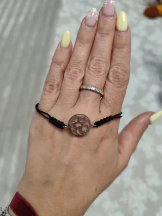 Pulsera ajustable con diseño de estrellas