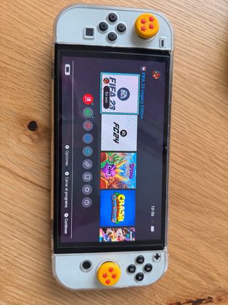 Nintendo Switch Blanca con Joy-Cons Personalizados