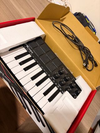 Teclado AKAI MPK Mini
