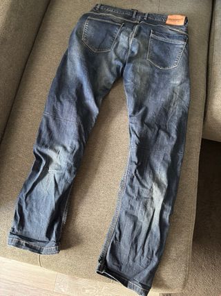 Pantalones de motorista con protecciones