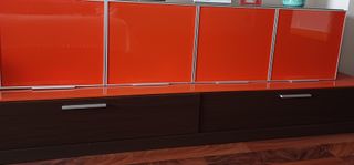 Mueble salón 4 puertas naranja y marrón