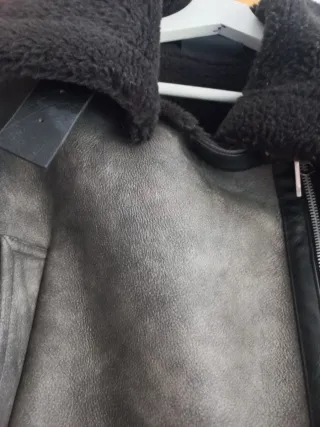 Chaqueta efecto piel con borrego mujer