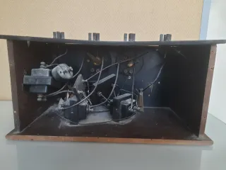 Receptor TRF radio antiguo