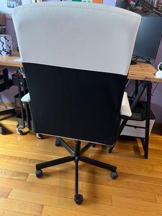Silla de oficina ergonómica blanca