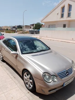 Mercedes-Benz Clase C 2003