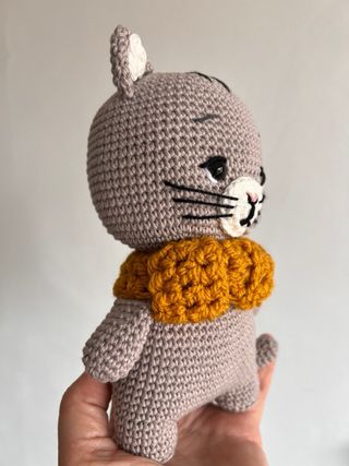 Gato tejido a mano