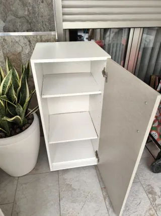 Armario auxiliar beige y blanco