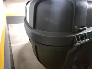 Baúl Givi Trekker 52L Gris. 2 cascos. 2 llaves