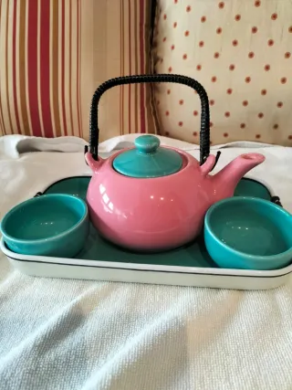 Juego Tetera Rosa y Tazas