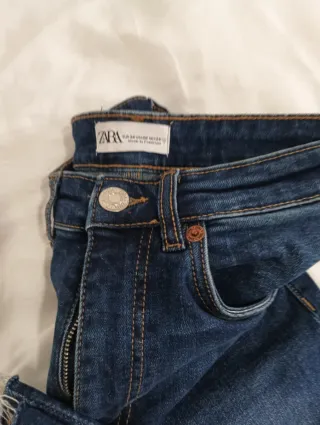 Vaqueros azules de corte recto