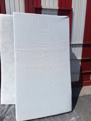 Colchón de tela blanco