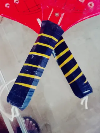 Palas de playa rojas