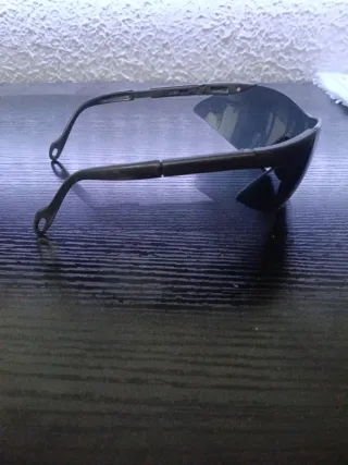 Gafas de sol negras marca blanca