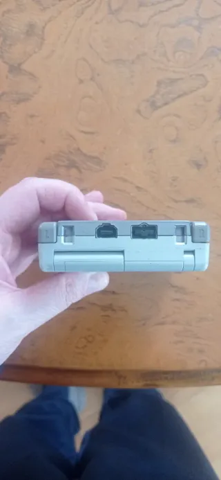 Nintendo Game Boy Advance SP