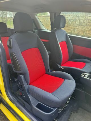 Peugeot 1007 2004