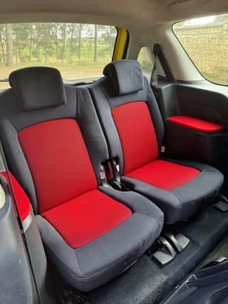 Peugeot 1007 2004