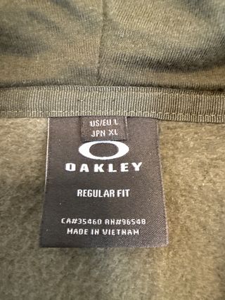 5 Sudaderas con capucha tallas y marcas en la foto