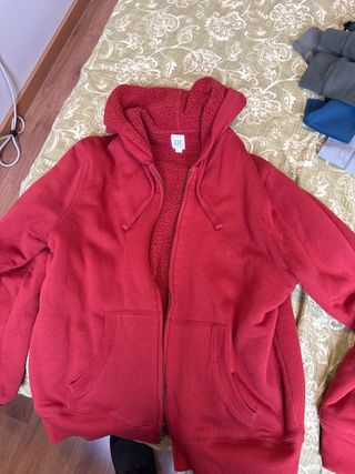 5 Sudaderas con capucha tallas y marcas en la foto