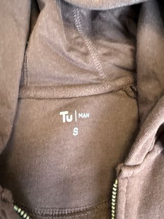 5 Sudaderas con capucha tallas y marcas en la foto