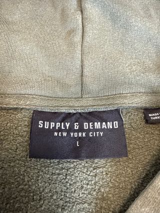 5 Sudaderas con capucha tallas y marcas en la foto