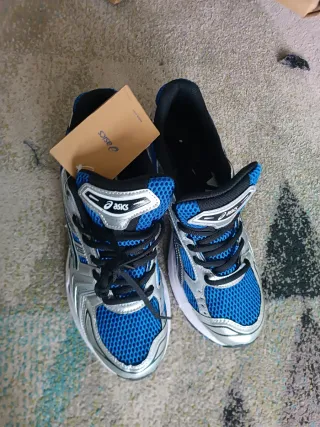 Asics Gel Azules y Plateadas Talla 42