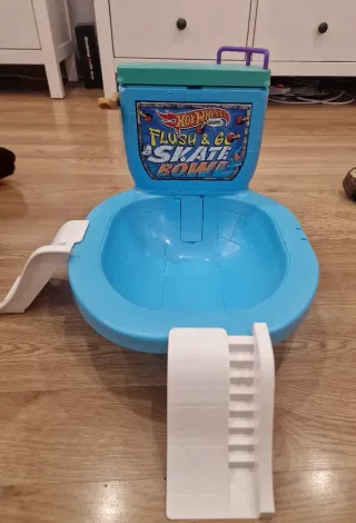 Pista de Juguete Hot Wheels Flush & Go Skate Bowl