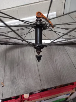 Rueda de bici delantera