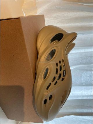 Yeezy Foam Runner Beige Talla 43