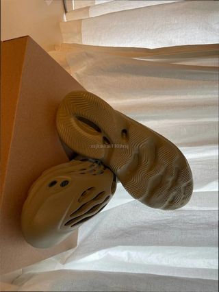 Yeezy Foam Runner Beige Talla 43