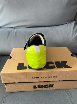 Zapatillas Ciclismo Luck T44 + calas Shimano