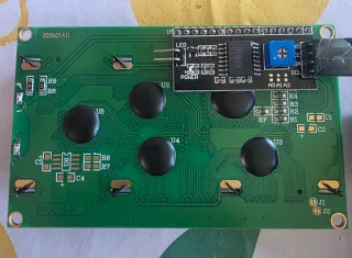 Pantalla LCD 2004A con reductor de corriente