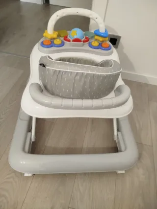 Andador bebé con centro de actividades