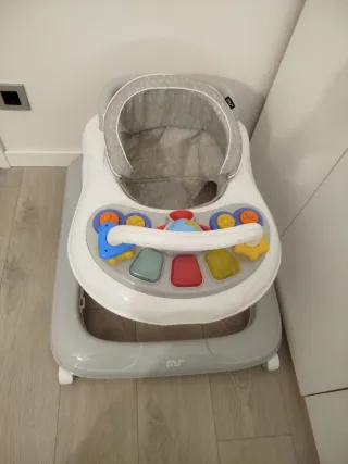 Andador bebé con centro de actividades