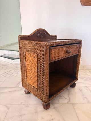 Mesita auxiliar vintage mimbre y madera