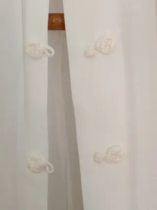 Camisa creme com originais botões