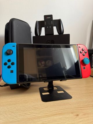 Nintendo Switch + Mario Karts