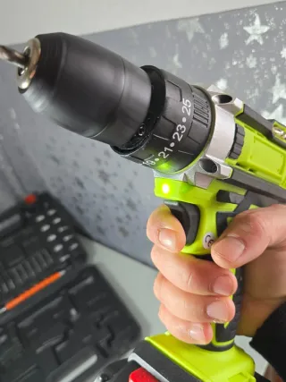 Taladro Inalámbrico 28V + Maletín