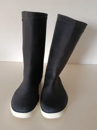 Botas de agua Decathlon negras