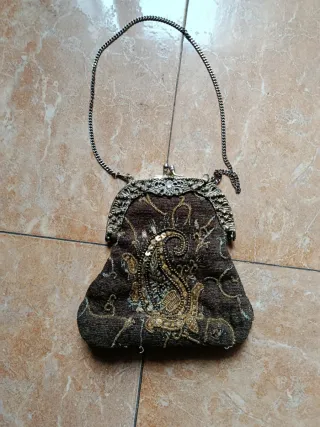 Bolso de terciopelo bordado