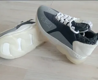 Sneakers Versace senza scatola