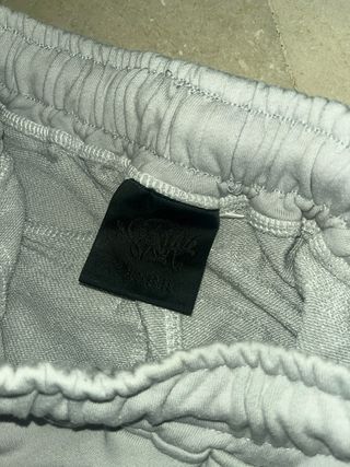 Pantalones cortos Syna World grises y rosas