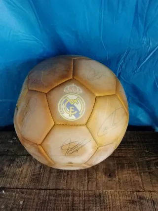 Lote Real Madrid: Balón y Sello Vintage