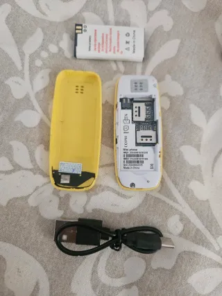 Mini móvil L8Star amarillo