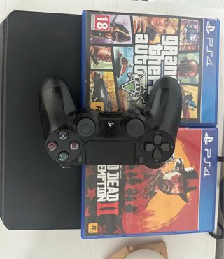 PS4 500GB + GTA V y RDR2 + 2 Mandos