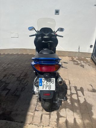 Yamaha TMAX Azul Maxi-Scooter