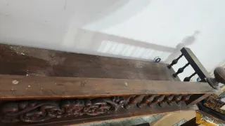 Mesa de comedor, marco chimenea con 4 sillas