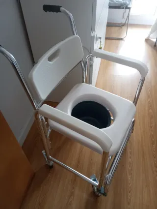 Silla Inodoro Ducha Aluminio con Ruedas